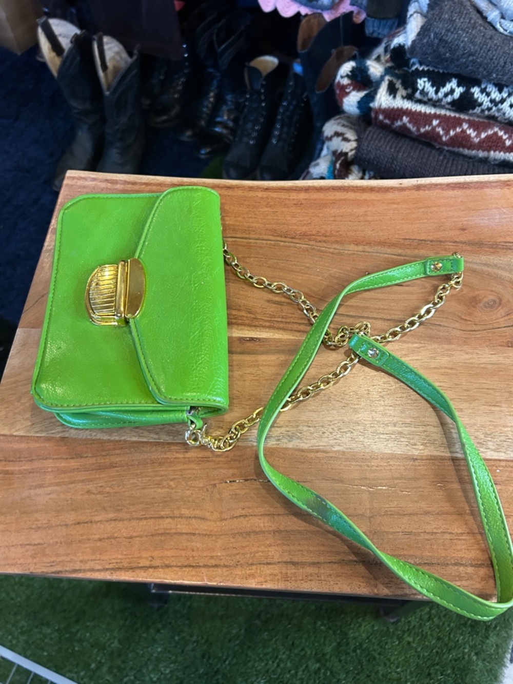 Vintage Baci Green Leather Crossbody Bag with Gold Hardware - Picture 7 of 9
